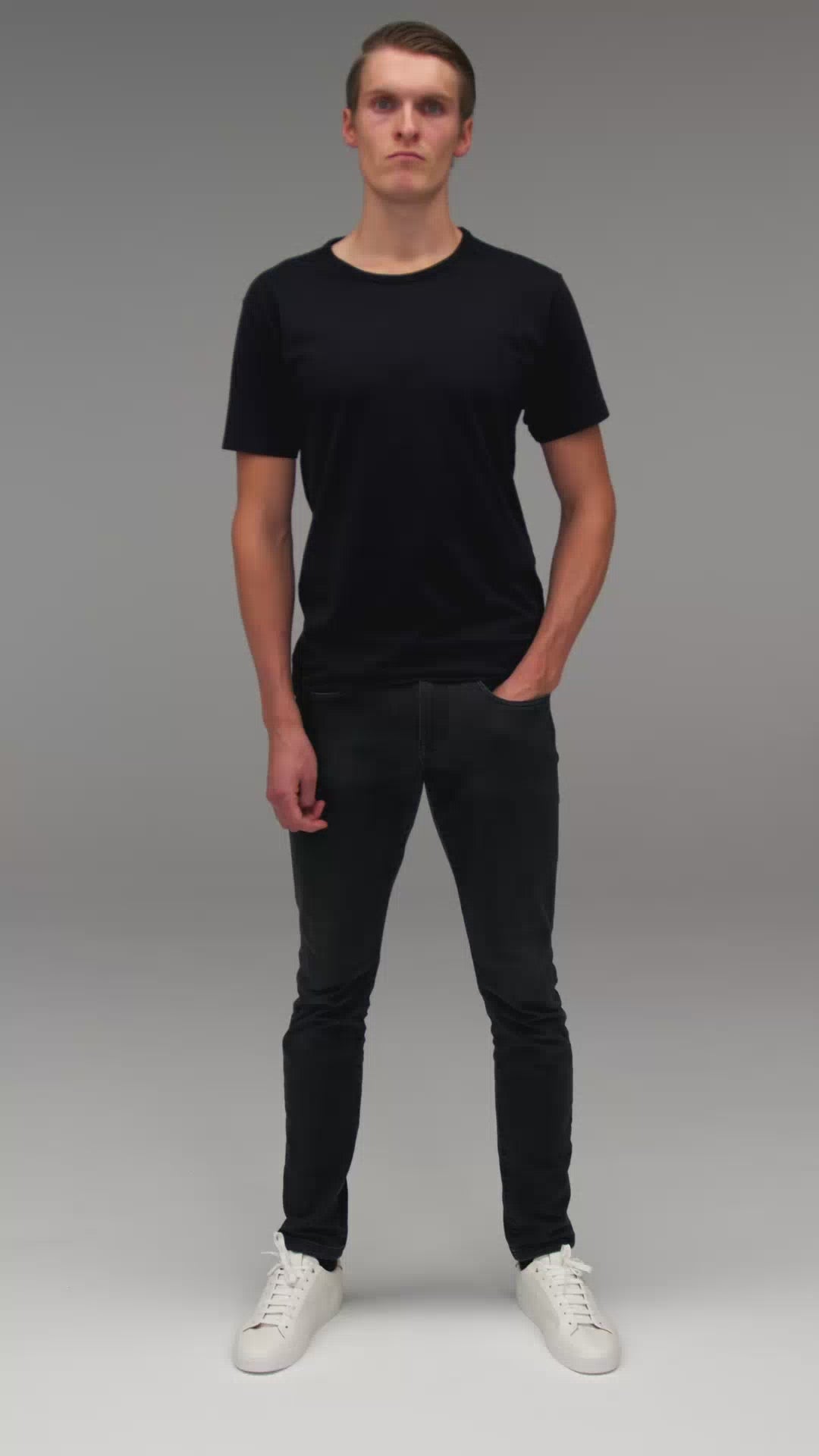 Produktvideo - TALLFITS - Schwarzes T-Shirt für große Männer