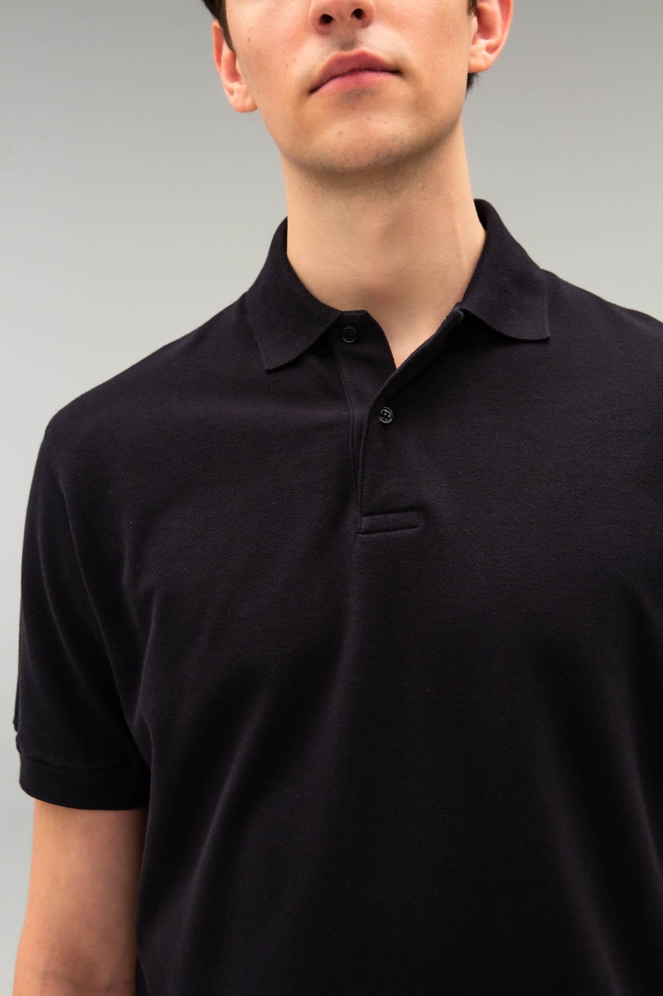 The Tall Piqué Polo - TALLFITS - Polohemd für lange Männer Kragen schwarz Perlmuttknöpfe