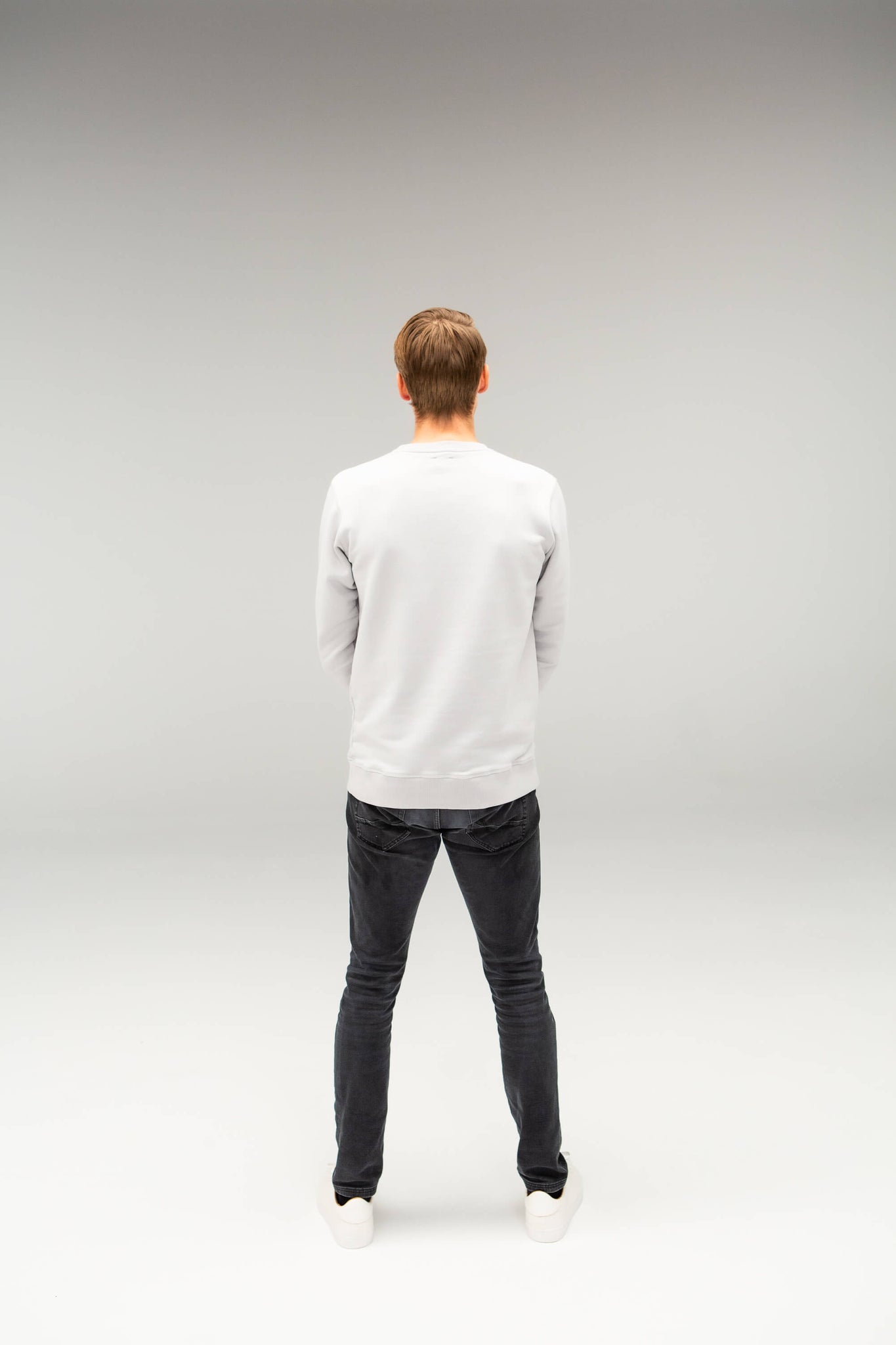 The Tall Sweatshirt - TALLFITS - Rücken Ansicht Sweatshirt in Grau für große Männer